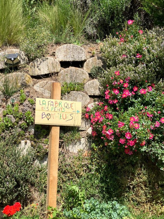 La Fabrique Des Petits Bonheurs Lägenhet Dieulefit Exteriör bild